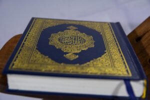 نسخ القرآن الكريم، أول من كتب القرآن، زيد بن ثابت، جمع القرآن، تاريخ القرآن.